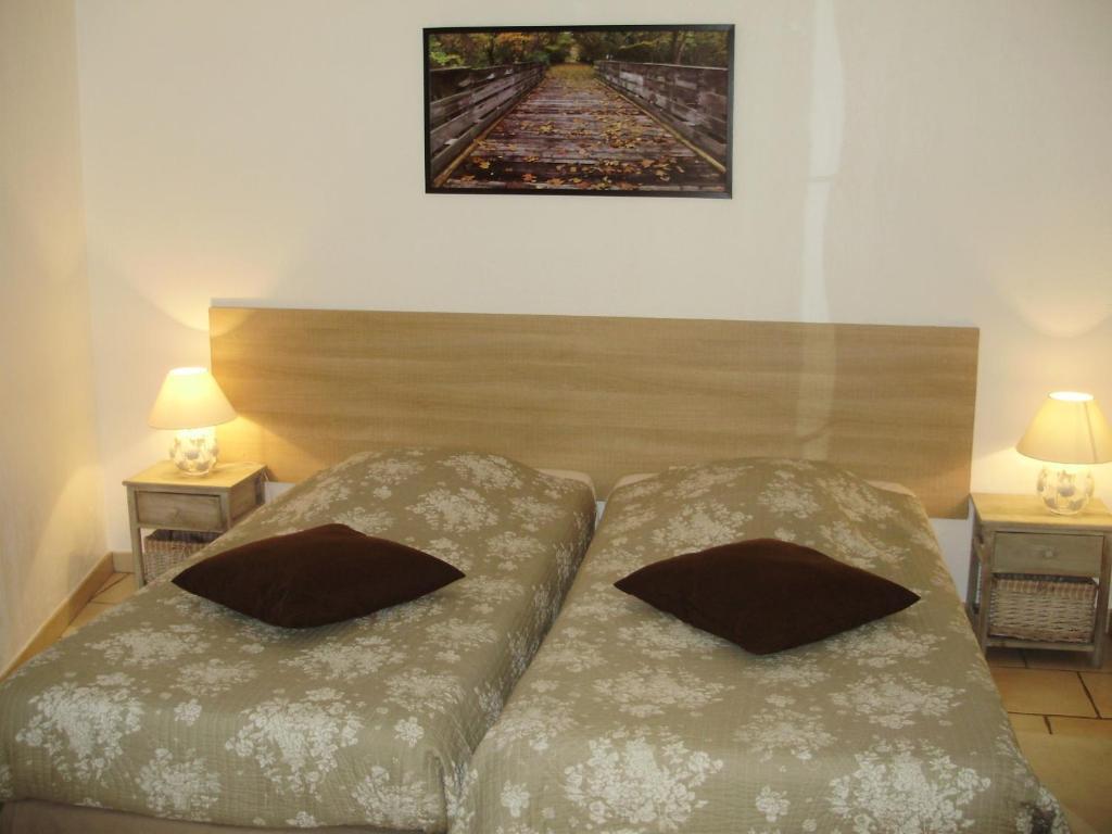 AUBERGE du BORD des EAUX - Demi-pension assurée sur réservation Saint-Amand-les-Eaux Habitación foto