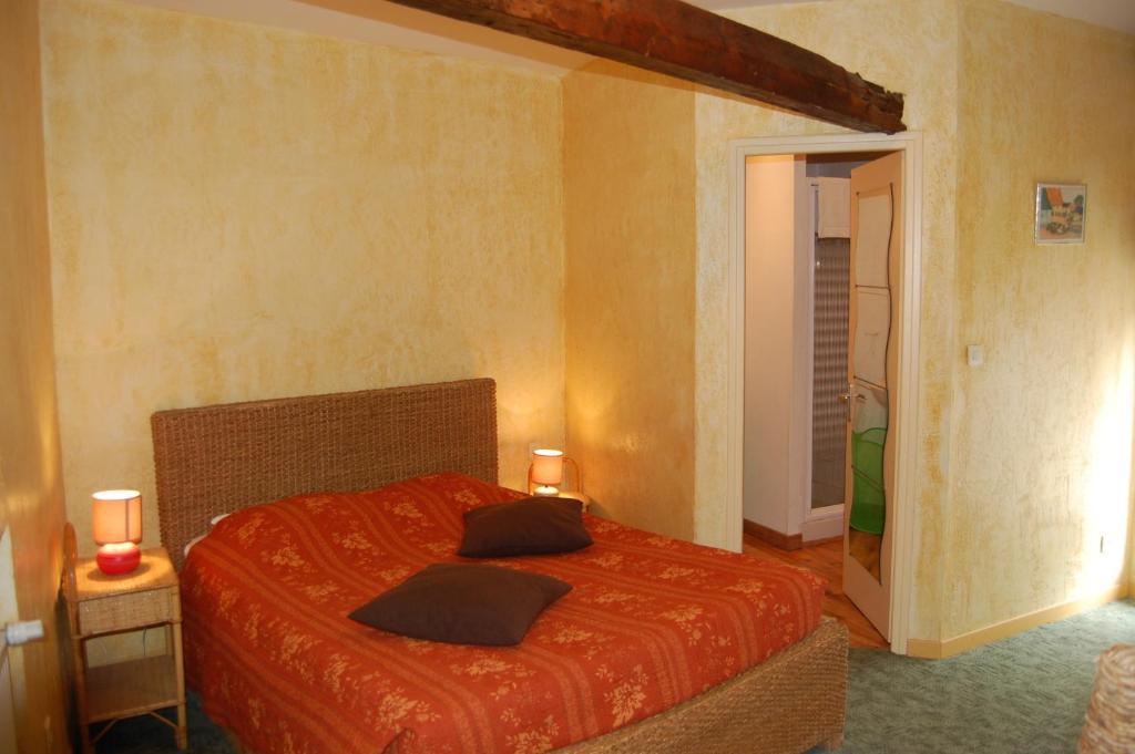AUBERGE du BORD des EAUX - Demi-pension assurée sur réservation Saint-Amand-les-Eaux Habitación foto