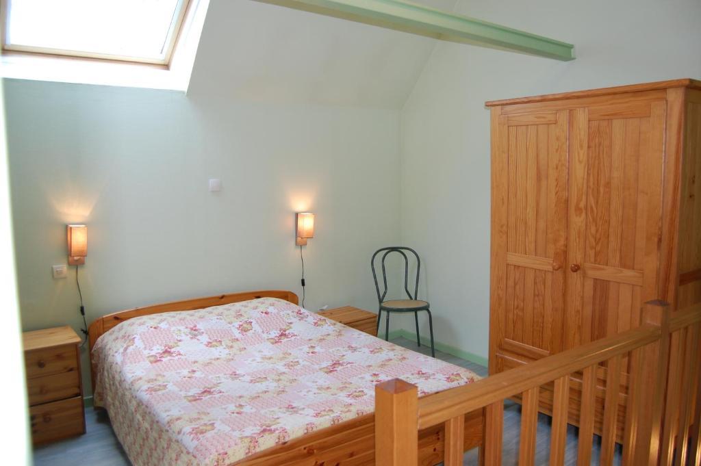 AUBERGE du BORD des EAUX - Demi-pension assurée sur réservation Saint-Amand-les-Eaux Habitación foto