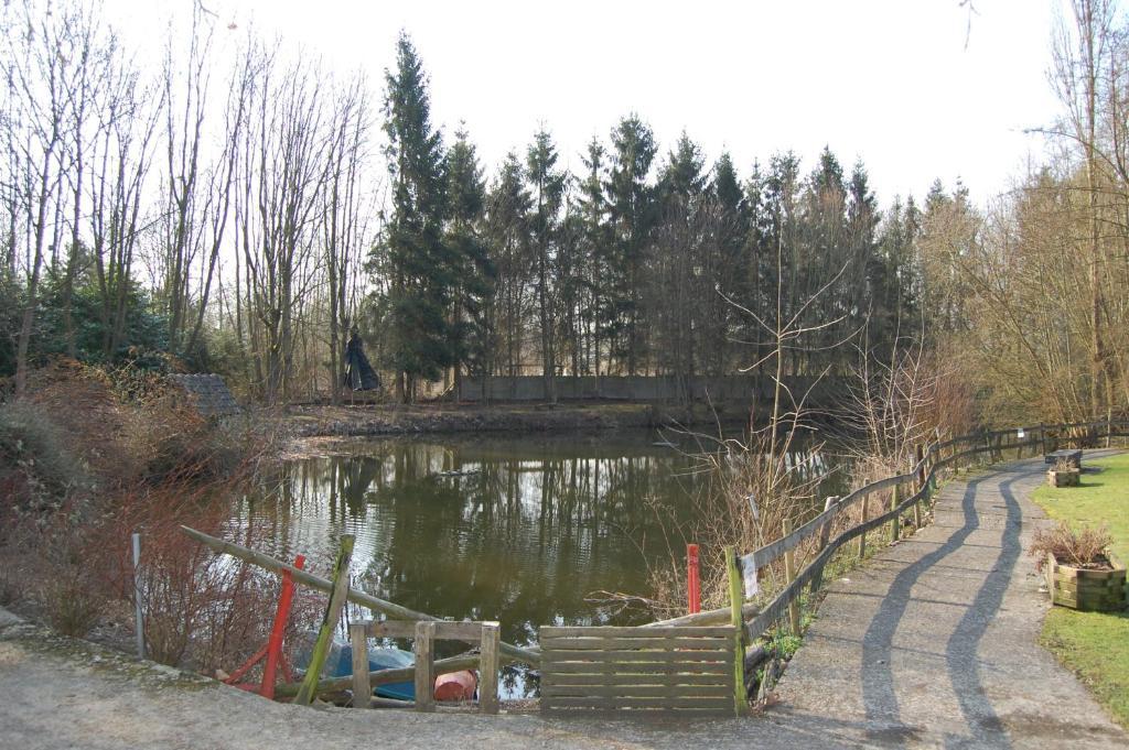 AUBERGE du BORD des EAUX - Demi-pension assurée sur réservation Saint-Amand-les-Eaux Exterior foto